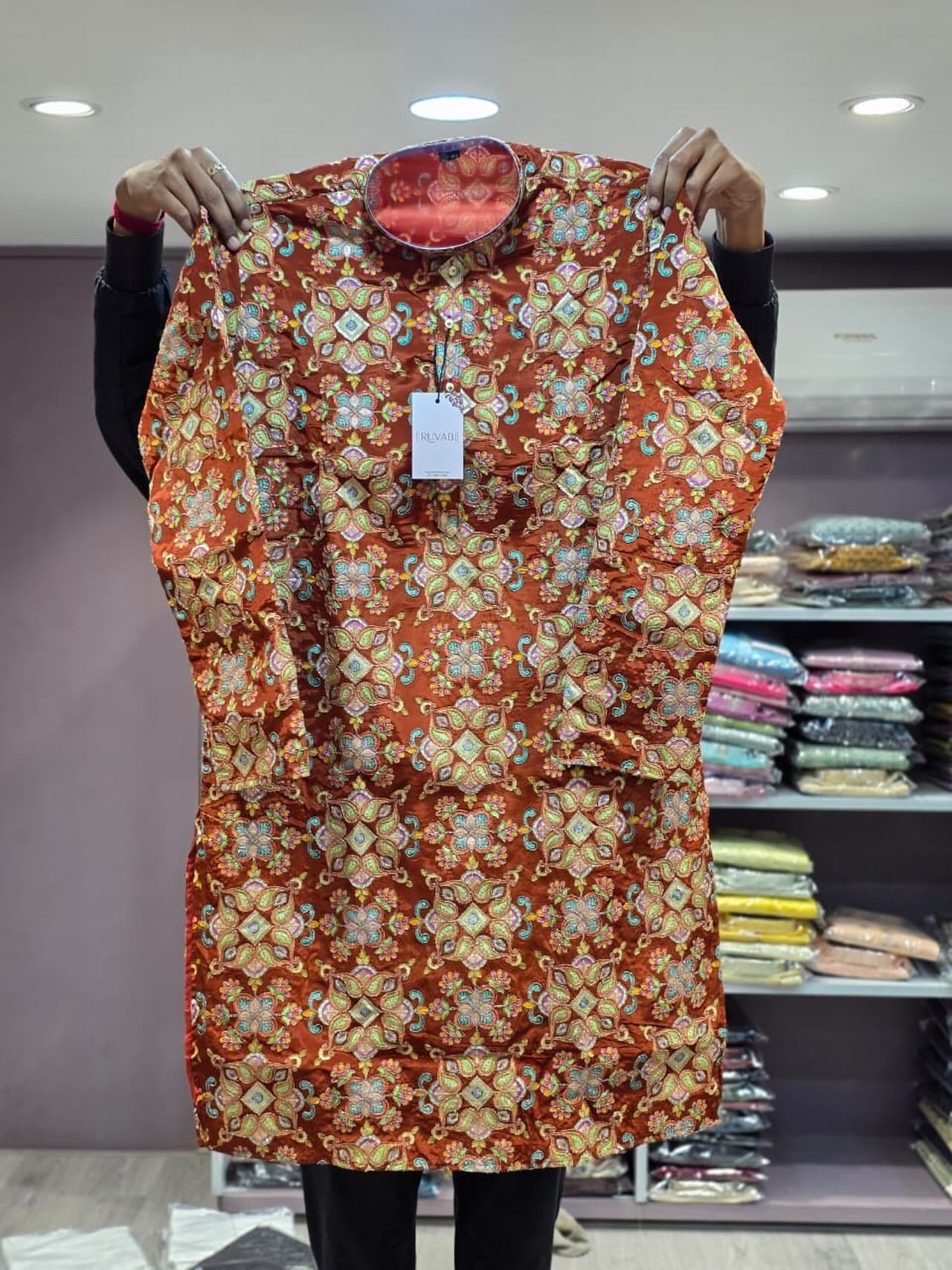 Geometric Embroidered Kurta